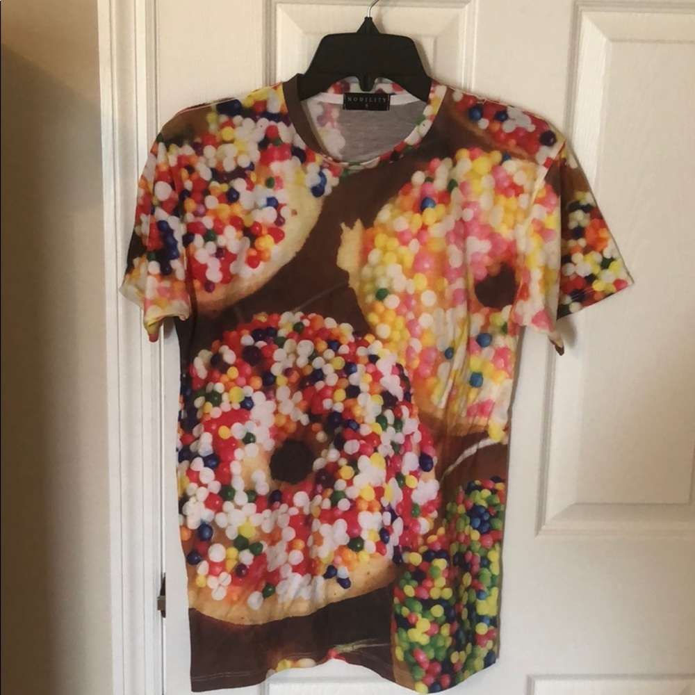 Donuts graphic tee